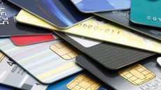 Congresso e Banco Central consideram limitar juros do cartão de crédito parcelado - Imagem: Reprodução | UOL