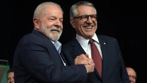Luiz Inácio Lula da Silva e Alexandre Padilha. - Imagem: Reprodução | Ton Molina / Agência O Globo