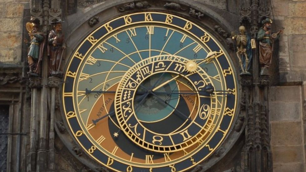 Relógio em Praga. - Imagem: Reprodução | Freepik