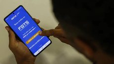 Aprovada a distribuição de R$ 13 bilhões do lucro do FGTS, beneficiando trabalhadores proporcionalmente ao saldo de suas contas. - Imagem: Reprodução | Joédson Alves / Agência Brasil