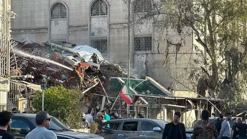 Ataque israelense à embaixada iraniana na Síria. - Imagem: Reprodução | X (Twitter) - @AFPnews