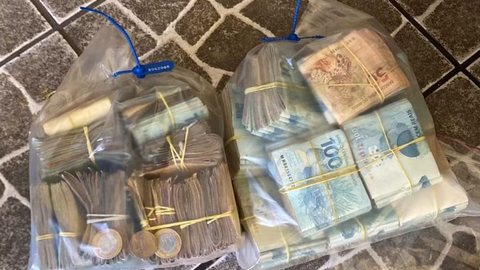 Investigações revelam extorsão de policiais aposentados e ativos em SP, cobrando até R$ 15 mil de ambulantes. 16 denunciados, 9 presos. - Imagem: Reprodução | g1