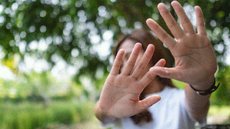 Frequentadoras do parque compartilham experiências de hostilização e buscam soluções para garantir um ambiente seguro para todas. - Imagem: Reprodução | Freepik