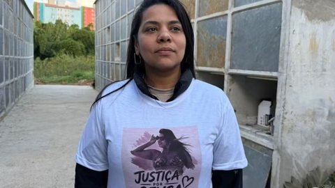 Durante a despedida, pessoas próximas usaram camisetas com a frase “Justiça por Geysa”. - Imagem: Reprodução | Abraão Cruz/TV Globo