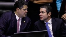 Presidentes do Senado e da Câmara se comprometem a monitorar os impactos das novas tarifas impostas pelos EUA sobre a economia brasileira - Imagem: Reprodução | Brenno Carvalho / Agência O Globo
