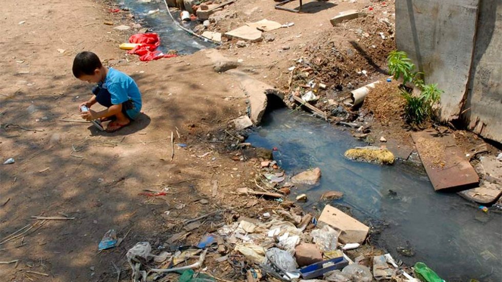 Falta de saneamento básico. - Imagem: Reprodução | Instituto Trata Brasil / Agência Senado