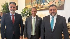 Cerimônia no Palácio dos Bandeirantes celebra a formação de 54 novos doutores em Ciências Policiais, um passo importante para a segurança. - Imagem: Reprodução | Acervo