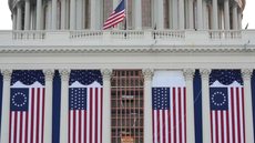 Com mais de 100 decretos planejados, Trump busca restaurar a soberania dos EUA e corrigir erros da administração Biden - Imagem: Reprodução | X (Twitter) - @AFPnews