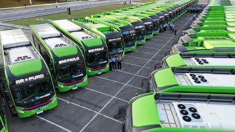 São Paulo atinge a marca histórica de mil ônibus elétricos em circulação, reduzindo emissões, economizando diesel e oferecendo transporte mais silencioso e confortável - Imagem: Divulgação / JFDiorio / SECOM