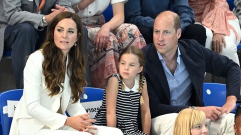 Kate Middleton, Charlote e William. - Imagem: Reprodução - Karwai Tang