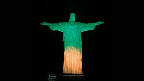 Cristo Redentor homenageia Pelé. - Imagem: Divulgação
