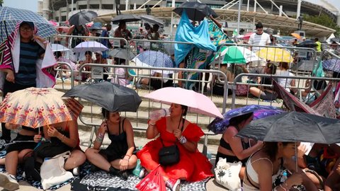 Nova regra para shows permite que fãs entrem com água e eventos devem oferecer hidratação gratuita - Imagem: Reprodução | Agência Brasil