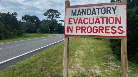 Furacão 'catastrófico' obriga quase 2 milhões de pessoas a deixarem casas na Flórida - Imagem: Reprodução | The Associated Press
