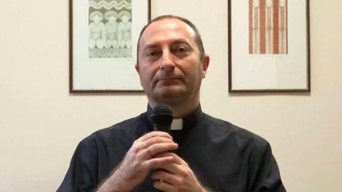 Padre italiano Ramon Guidetti - Imagem: Reprodução | YouTube