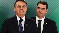 Com Flávio como candidato, Bolsonaro busca recuperar sua elegibilidade e neutralizar tentativas do centro de marginalizá-lo - Imagem: Reprodução | Valter Campanato/Agência Brasil