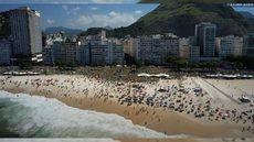 Manifestação pró-Bolsonaro na Praia de Copacabana - Imagem: Reprodução | Entre Nuvens / Bruno Souza