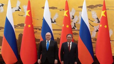 Primeiros-ministros chinês e russo. - Imagem: Reprodução | Twitter - THOMAS PETER