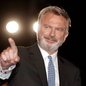 Sam Neill morre aos 79 anos e deixa legado marcado por clássicos do cinema - Imagem: Reprodução/Geoff Robins/AFP