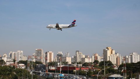 Viagens aereas turismo - Agência Brasil