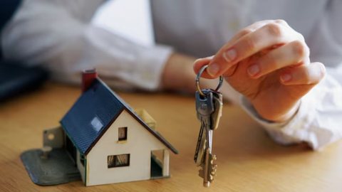Economistas e autoridades debatem a importância da previsibilidade econômica para o investimento no setor imobiliário. - Imagem: Reprodução | Freepik