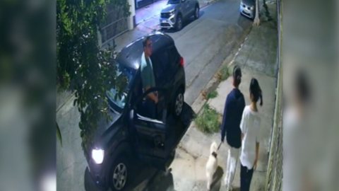 Renan Alves Zani, conhecido como pastor, é investigado por importunação sexual após ser flagrado em ato obsceno em São Paulo. - Imagem: Reprodução | Câmeras de segurança