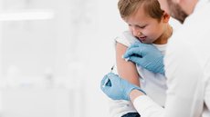 A pasta informou que oito imunizantes recomendados do calendário infantil apresentaram uma melhora na cobertura vacinal - Imagem: Reprodução/Freepik