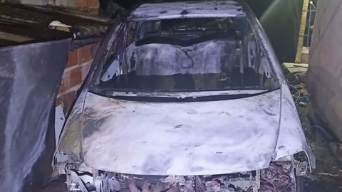 Após briga, homem tem casa invadida e incendiada - Imagem: reprodução TV Globo