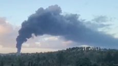 VÍDEO - incêndio enorme em fábrica de plástico assusta moradores - Imagem: reprodução Twitter