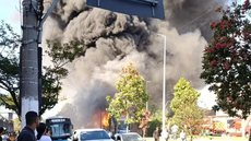 O Corpo de Bombeiros atuou rapidamente para controlar o incêndio, que não deixou feridos - Imagem: Reprodução / G1