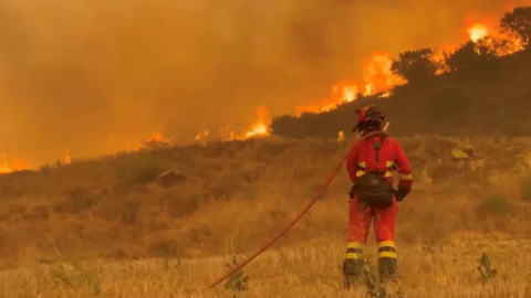 A emergência já provocou evacuações e confinamentos que atingem quase 60 mil pessoas - Imagem: Reprodução