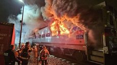 Incêndio atinge trem com 350 passageiros na Pensilvânia - Imagem: Reprodução / X / @IsaoLove188698