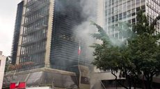 Fumaça em prédio próximo ao Consulado Italiano mobiliza bombeiros na Avenida Paulista - Imagem: Reprodução/X