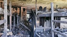 Interior de albergue de Moscou, na Rússia, atingido por incêndio em 29 de julho de 2022, ficou totalmente destruído. Alarme do prédio não foi ativado - Imagem: Divulgação