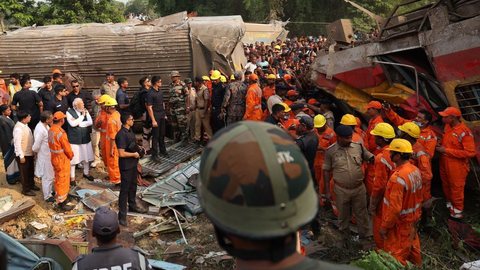 Acidente de trem deixa 288 mortos e mais de 800 feridos na Índia - Imagem: reprodução / Twitter @ANI