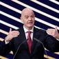 Gianni Infantino será alvo de representação apresentada por uma ONG à Comissão de Ética do COI por supostas violações ao princípio de neutralidade política. - Imagem: REUTERS / Benoit Tessier