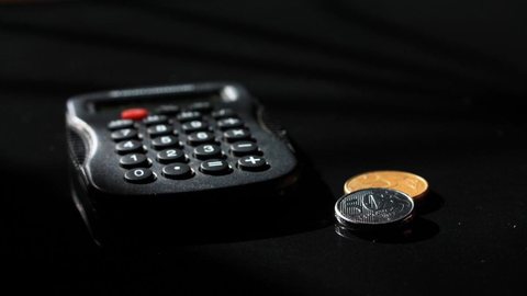 A quantia a ser paga pode diminuir em 2025 - Imagem: Reprodução / Pixabay