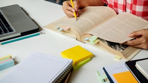 Inscrições para o Fies 2025 começam nesta terça - Imagem: Reprodução / Freepik