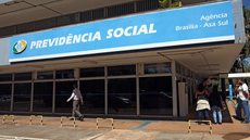 Beneficiários afetados por descontos indevidos receberão valores até 6 de junho, junto com seus benefícios mensais - Imagem: Reprodução / Arquivo / Agência Brasil