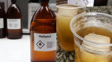 Autoridades alertam sobre risco de consumir bebidas alcoólicas adulteradas - Imagem: Reprodução