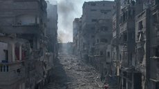 Israel realiza bombardeios em Gaza após anúncio de cessar-fogo - Imagem: Reprodução / X / @HalalNation_