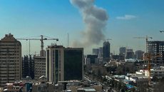 Explosões atingem Teerã após ataque coordenado de EUA e Israel - Imagem: Reprodução | REUTERS