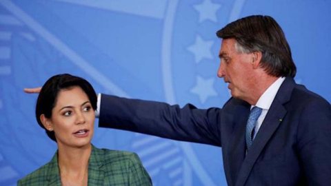Michelle e Jair Bolsonaro. - Imagem: Reprodução | ABr via Grupo Bom Dia