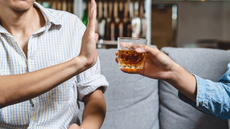 Movimento Janeiro Seco propõe um mês sem álcool como forma de repensar hábitos e melhorar a saúde - Imagem: Reprodução