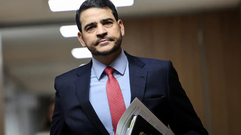 Jorge Messias intensifica reuniões com senadores em busca dos votos necessários para avançar ao STF - Imagem: Reprodução