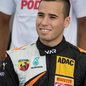 Joey Mawson é acusado por uma enfermeira ligada à equipe de cuidados de Michael Schumacher; piloto nega crime e afirma que a relação foi consensual. - Imagem: Reprodução
