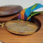A medalha foi produzida com prata crua e 6 gramas de ouro - Imagem: Reprodução/X @Metropoles