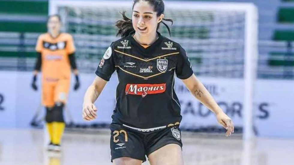 jogadora de futsal Pietra Medeiros - Imagem: reprodução grupo bom dia