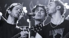 Através de suas redes sociais, Jonas Brothers confirmaram data de show no Brasil - Imagem: Reprodução/Instagram @jonasbrothers