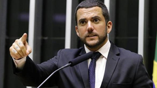 Carlos Jordy cobra instalação da CPMI que pretende investigar o Banco Master - Imagem: Reprodução | Câmara dos Deputados