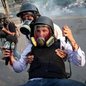 Jornalistas são presos por crime de terrorismo durante protestos contra a reeleição de Nicolás Maduro - Imagem: Reprodução / X / @NexoJornal